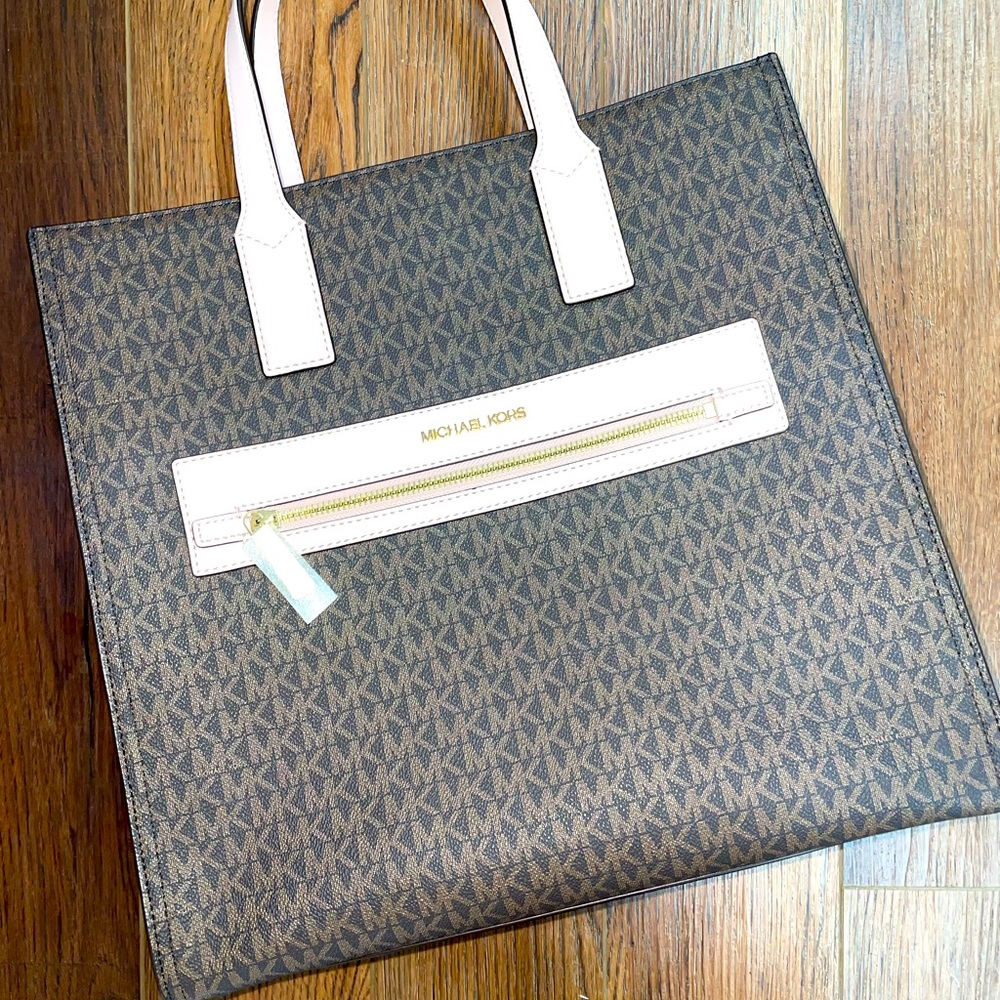 NWT Lg MK Kenly Tote Powdered Blush/Brown